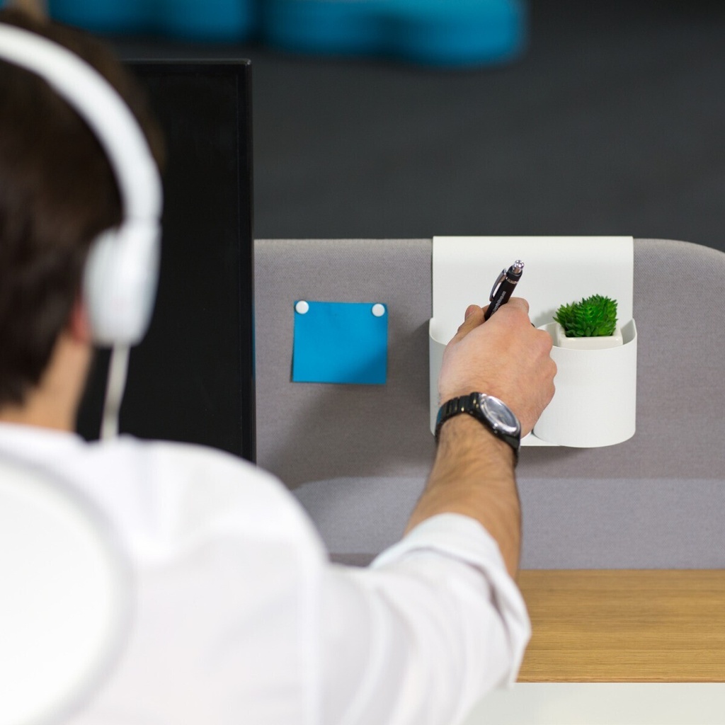 office-furniture_1-1_levitate-5.jpg