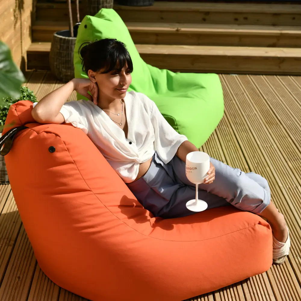 extreme-lounging-outdoor-orange-mood2_d79r-a9.webp